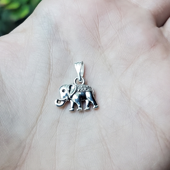 New Tiny Silver Elephant Charm - Picture 5 of 9